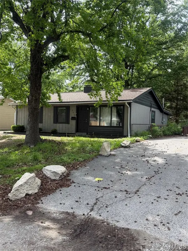 125 Saint Robert DR, Cahokia, IL 62206