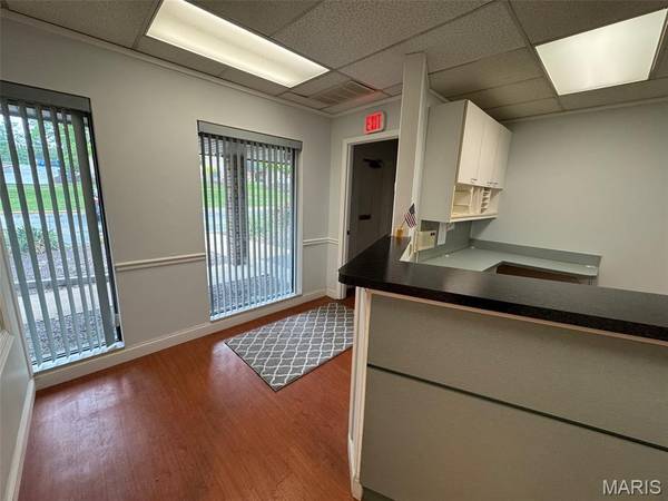 14390 Woodlake DR, Town And Country, MO 63017