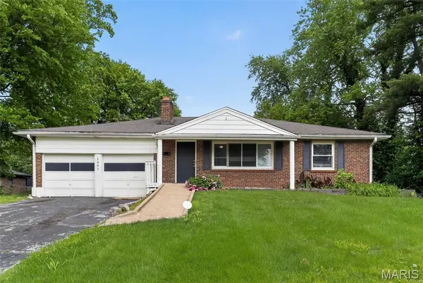1001 Olympia DR, St Louis, MO 63135