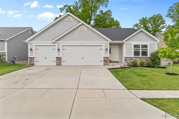 1010 Timber Bluff DR, Wentzville, MO 63385