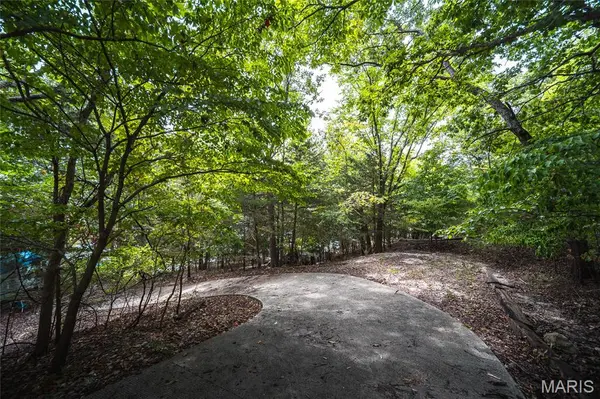 705 Winter Wood Loop, Linn Creek, MO 65052