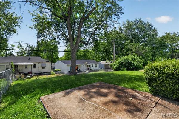 1132 Darr DR, St Louis, MO 63137