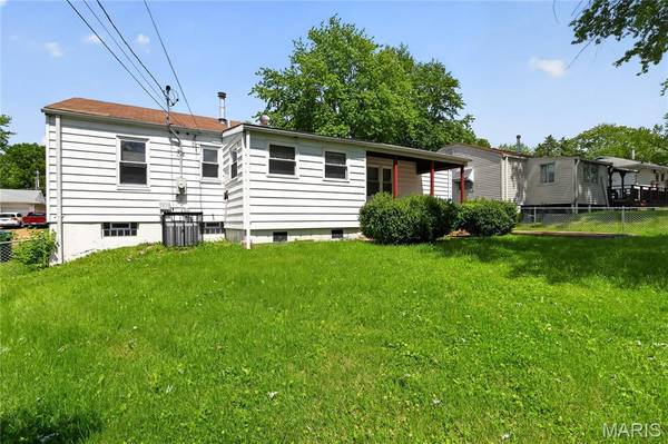 1132 Darr DR, St Louis, MO 63137