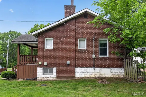 2313 Elco AVE, St Louis, MO 63114