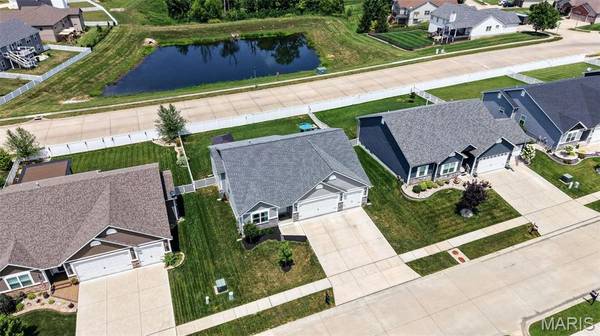 209 W Pine Creek CT, Wentzville, MO 63385