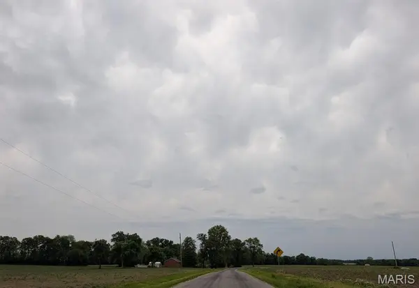 6906 Holcomb School RD, Freeburg, IL 62243
