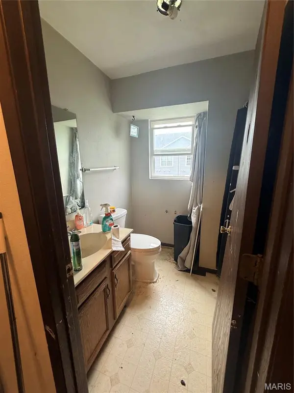 282 Aaron CT #B, Mascoutah, IL 62258