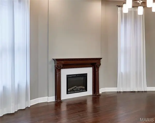4253 Washington BLVD #B, St Louis, MO 63108