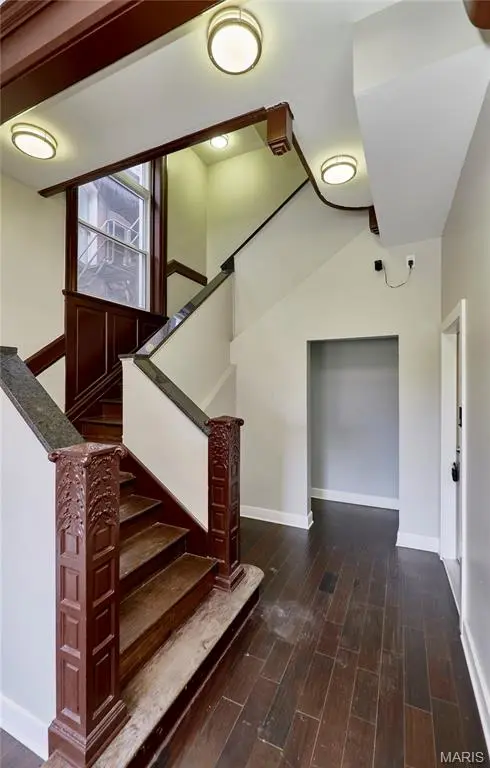 4253 Washington BLVD #B, St Louis, MO 63108