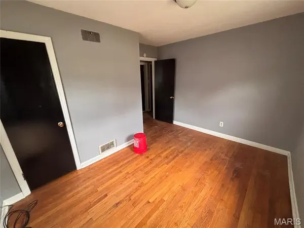 705 Beardsley CT, Ferguson, MO 63135
