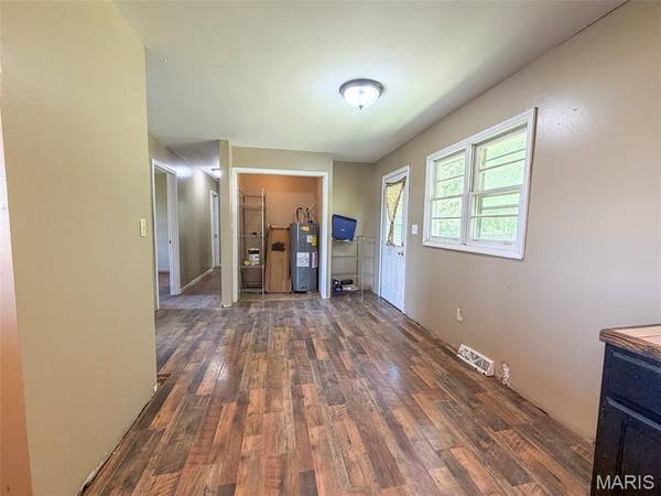 17251 County Road 214, Advance, MO 63730