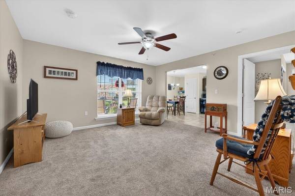 1711 Piedmont CIR, St Charles, MO 63304