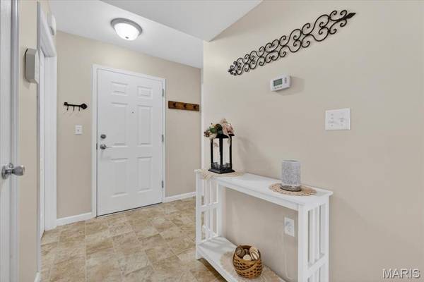 1711 Piedmont CIR, St Charles, MO 63304