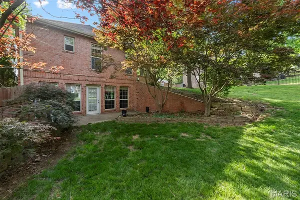 2204 Crown Point DR, Cape Girardeau, MO 63701