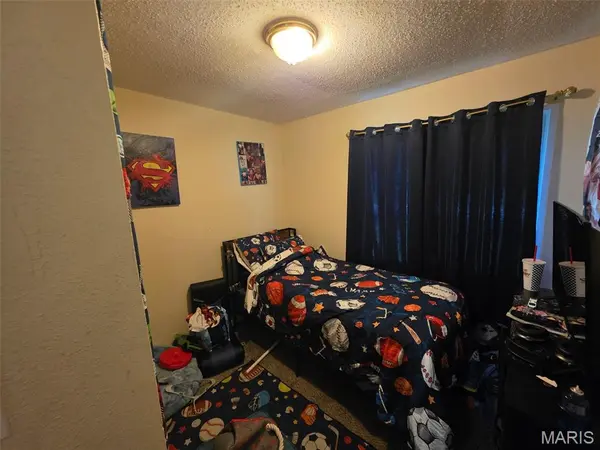 3 W Adams DR, Cahokia, IL 62206