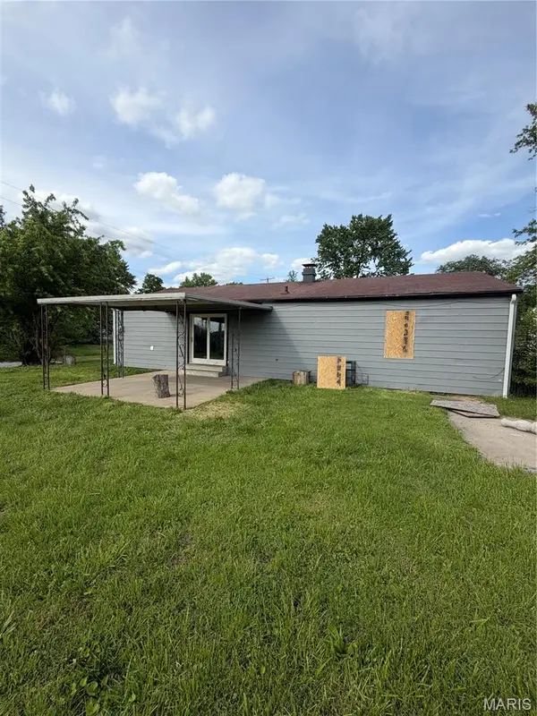 60 W Adams DR, Cahokia, IL 62206
