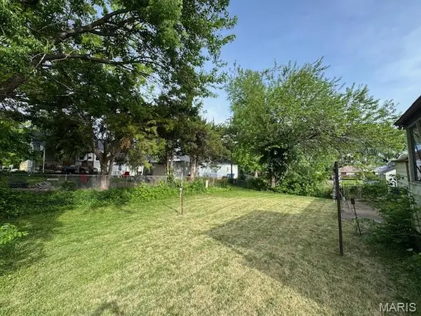 2409 Wieck DR, Jennings, MO 63136