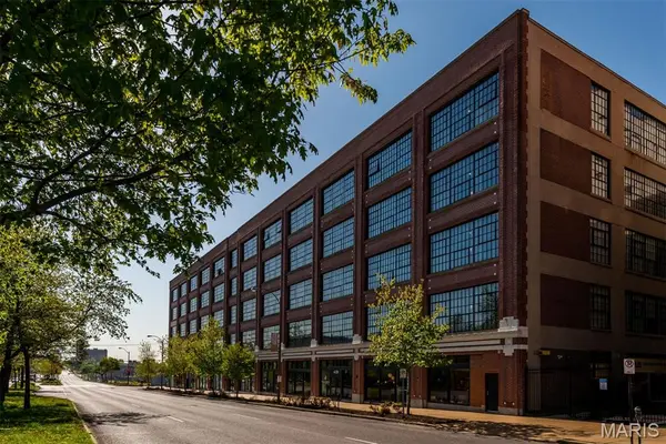 4100 Forest Park AVE #427, St Louis, MO 63108