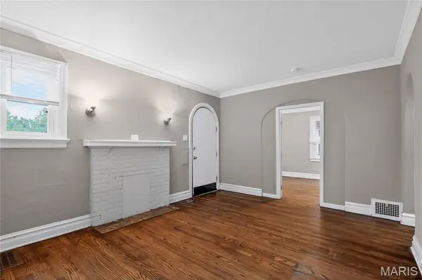 21 Robert AVE, St Louis, MO 63135