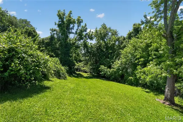 262 Coburg DR, St Louis, MO 63137