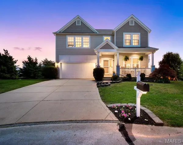 2023 Preston Woods Pkwy, Lake St Louis, MO 63367