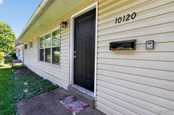 10120 Jett DR, St Louis, MO 63136