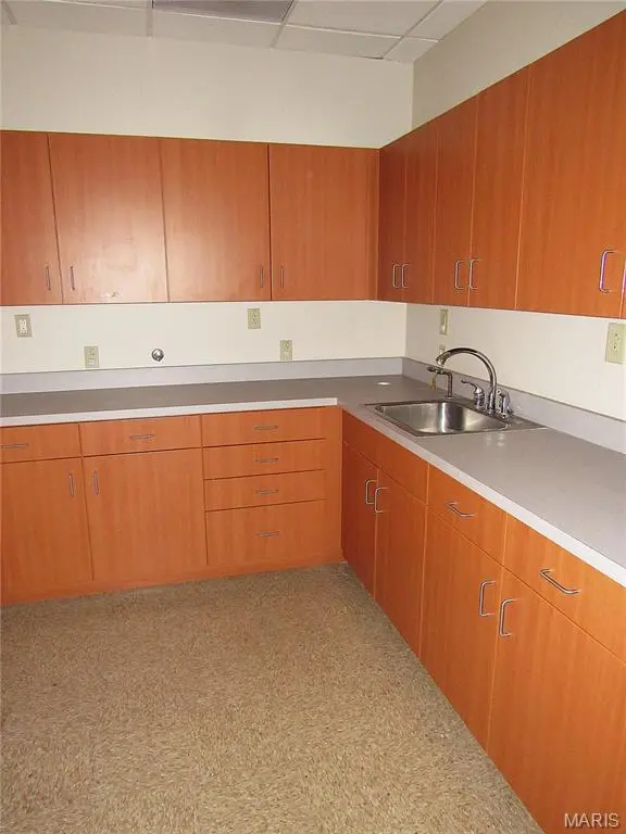 215 E Center DR #E & F, Alton, IL 62002