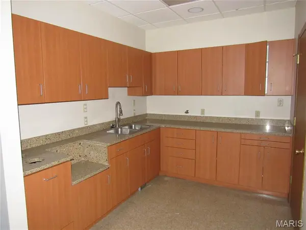 215 E Center DR #E & F, Alton, IL 62002