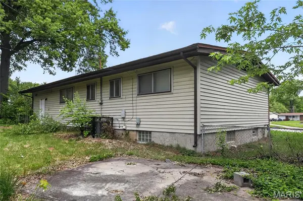 10251 Dacey CT, St Louis, MO 63136