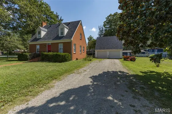 1005 Westgate DR, Farmington, MO 63640