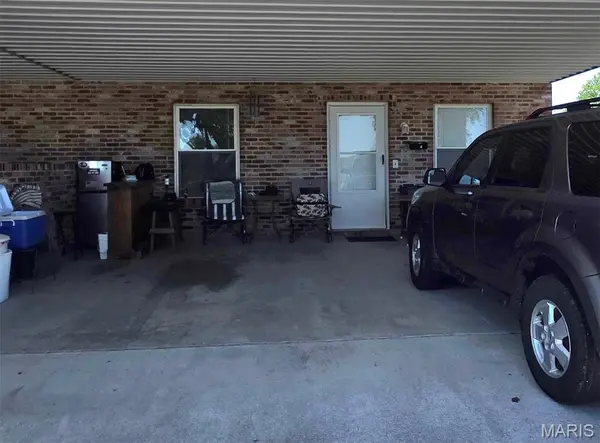 100 N State ST, Ellis Grove, IL 62241