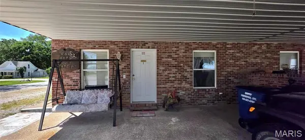 100 N State ST, Ellis Grove, IL 62241