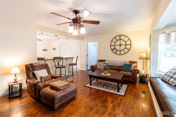 901 S Oak ST, Salem, MO 65560