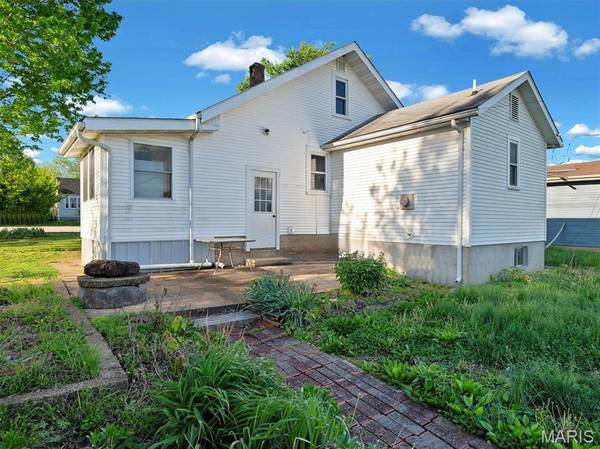 609 W Madison AVE, Owensville, MO 65066