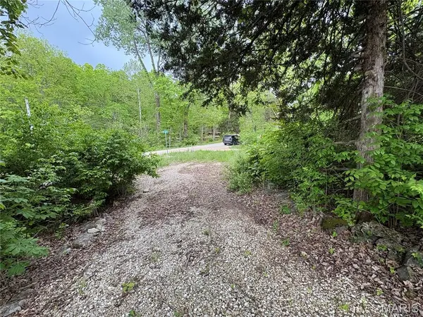 52 Lake Shore DR, New Florence, MO 63363