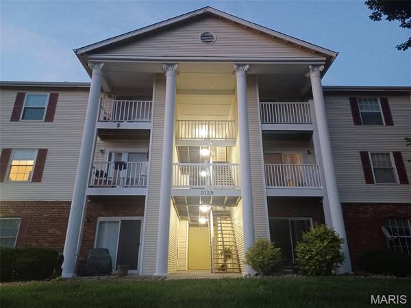 3129 Edwards PL #102, St Louis, MO 63043