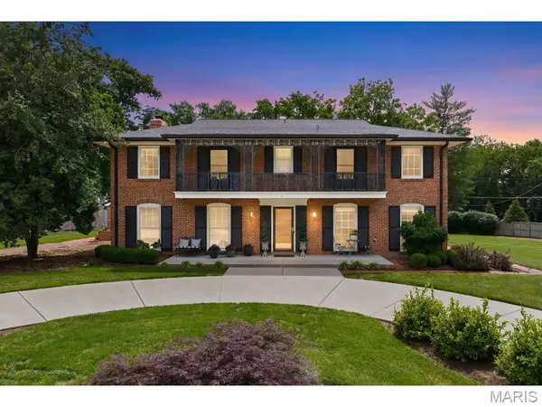 1 The Prado, Ladue, MO 63124