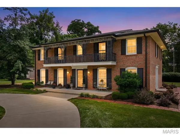 1 The Prado, Ladue, MO 63124