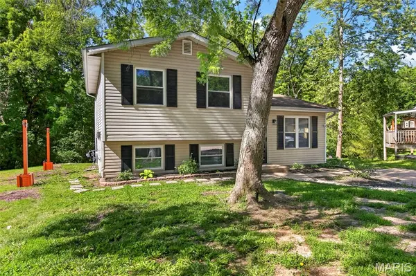 16 Ivy LN, Festus, MO 63028