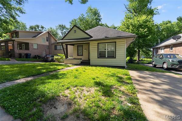 8316 Garfield AVE, Vinita Park, MO 63114