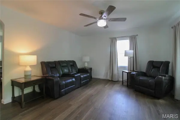 1121 Wolf Hollow RD, Imperial, MO 63052