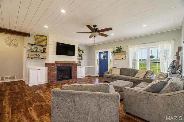 13033 Shafer RD, Licking, MO 65542