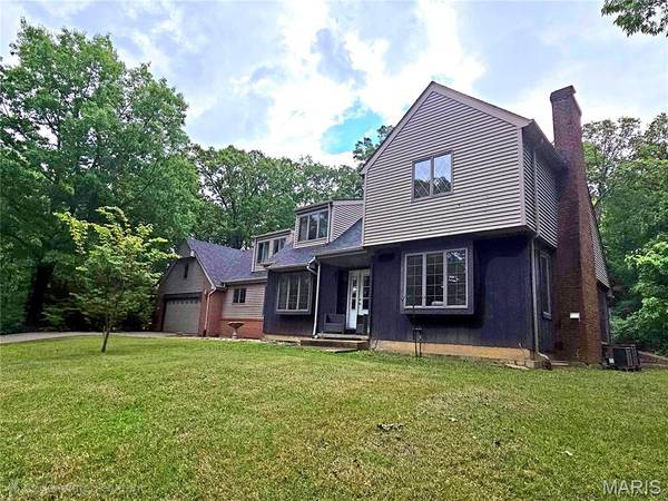 4290 Horse Creek RD, Red Bud, IL 62278