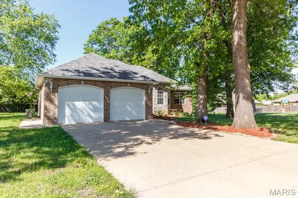 404 MAGNOLIA CT, Lebanon, MO 65536