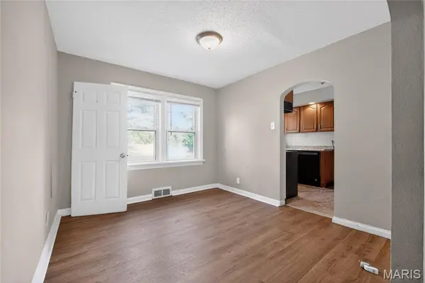 4701 Nelson DR, St Louis, MO 63121