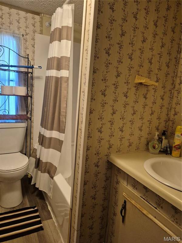 1006 Ov Carter BLVD, East St Louis, IL 62207