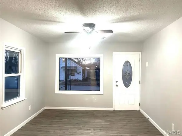 907 Pyramid DR, Valley Park, MO 63088