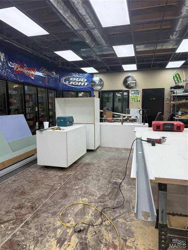 8815 N Broadway, St Louis, MO 63147