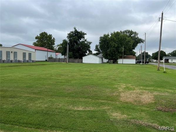 201 Southern ST, Gillespie, IL 62033