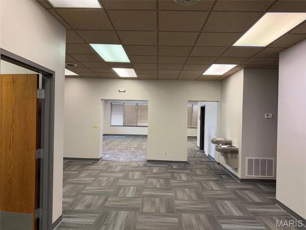 106 N Farrar DR, Cape Girardeau, MO 63701